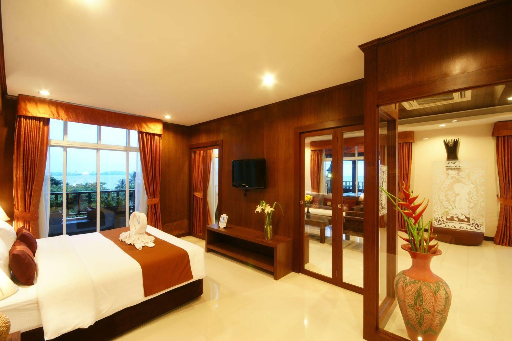 Seaside Jomtien Beach Pattaya Exterior photo